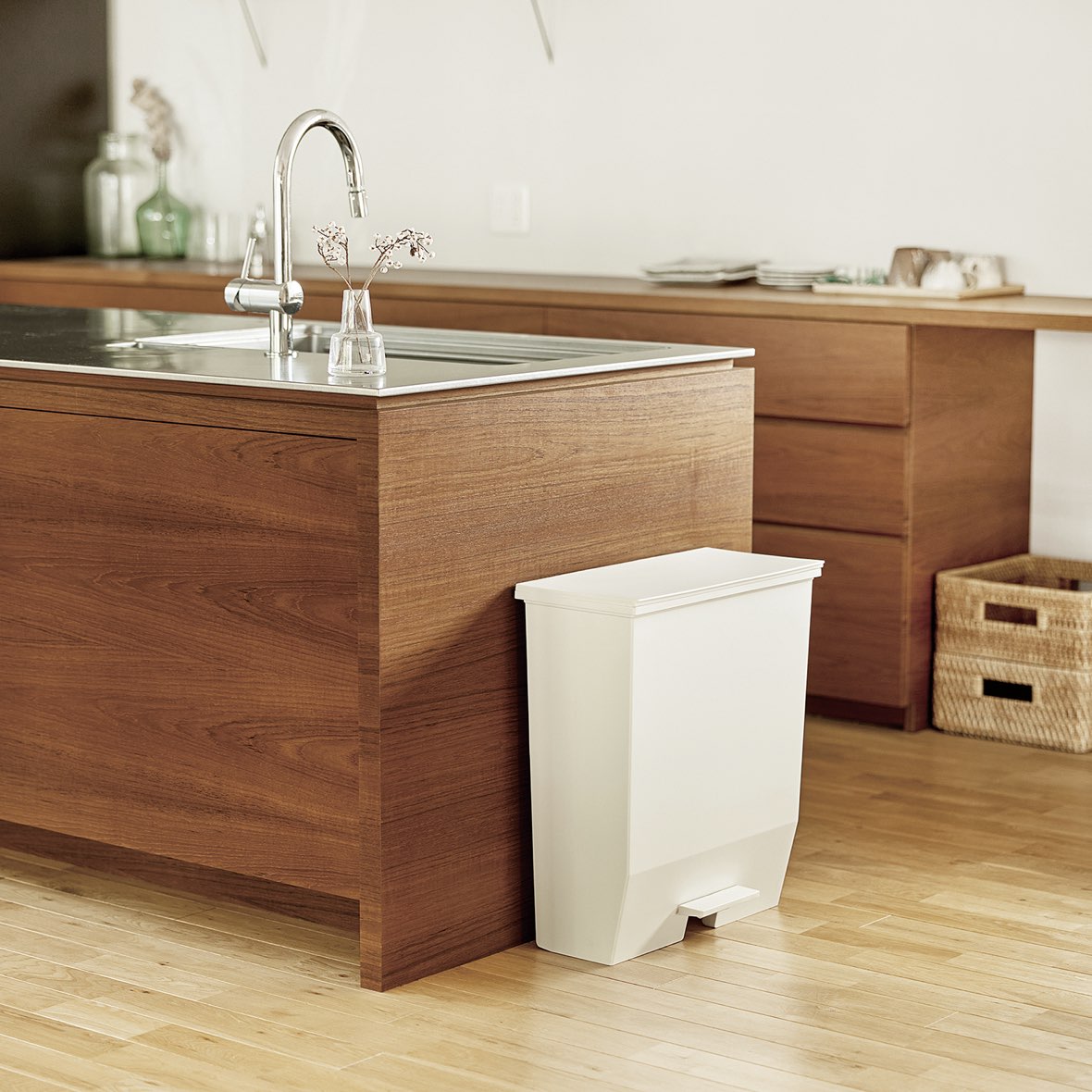 ファニチャードーム SOLOW ペダル式ゴミ箱