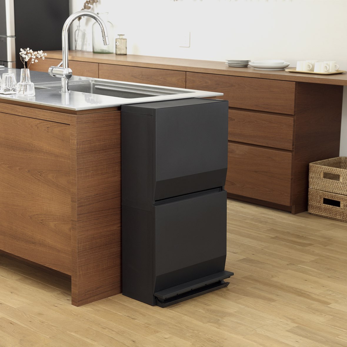 ファニチャードーム SOLOW ペダル式ゴミ箱