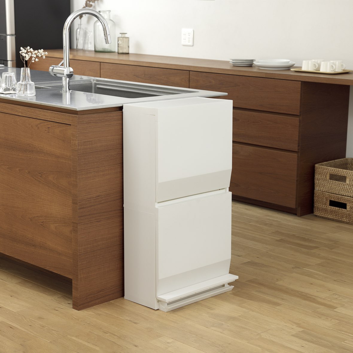 ファニチャードーム SOLOW ペダル式ゴミ箱