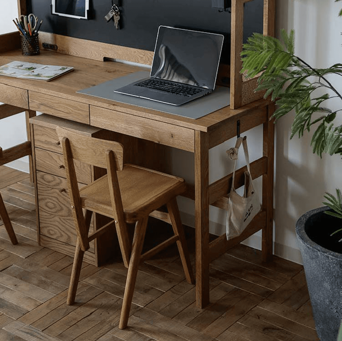 デスク　エール 150cmタイプ上棚付き　ルームイメージ2