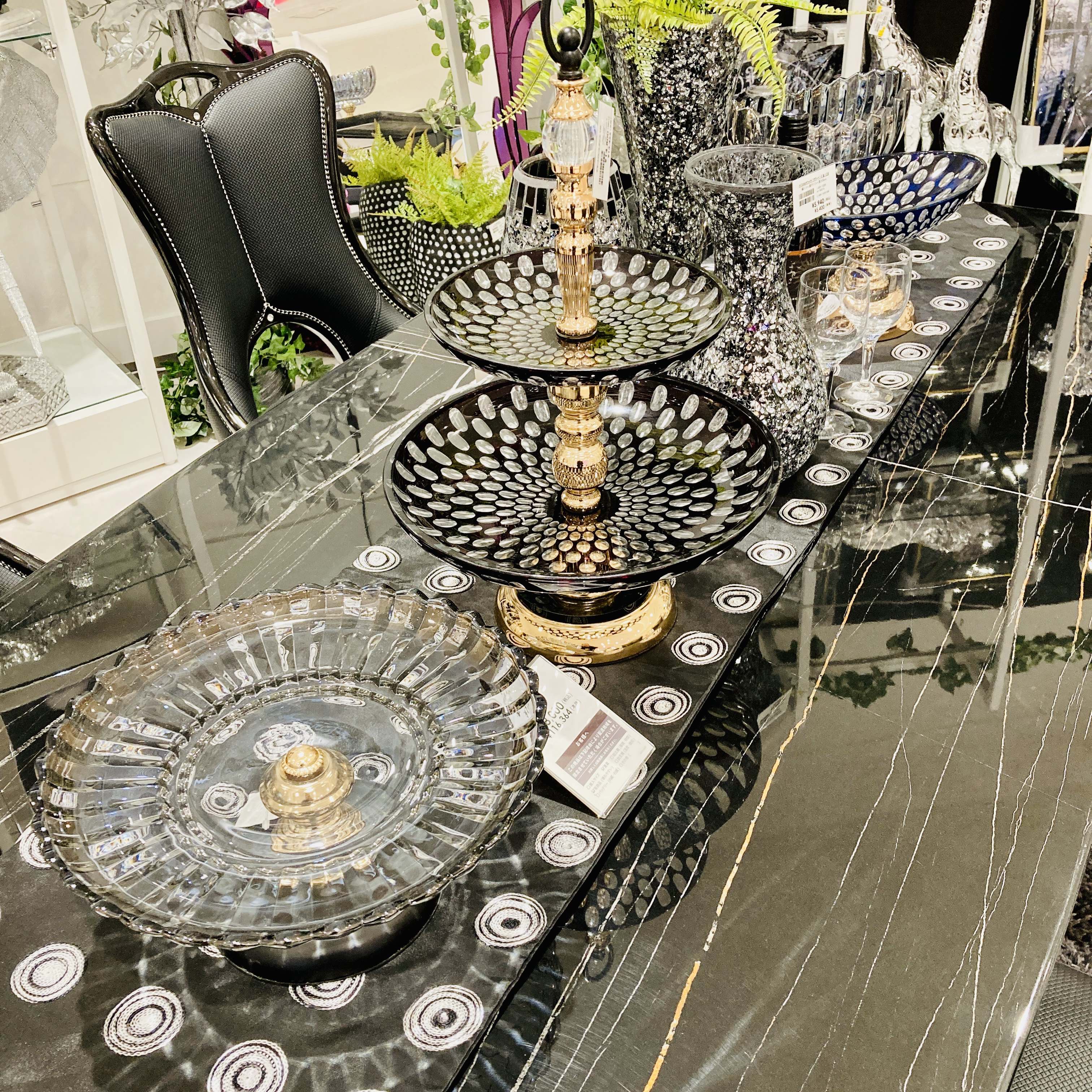 キラキラ ゴージャスな家具・インテリア