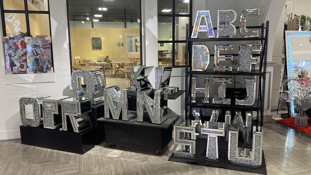 ファニチャードーム キラキラインテリア