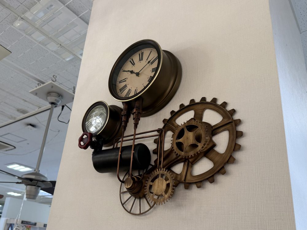 ファニチャードーム  スチームパンクがモチーフの時計
