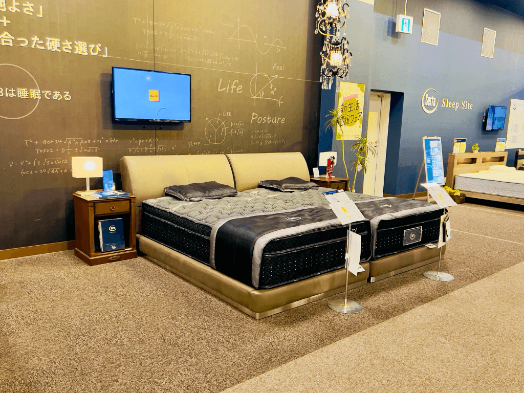 ファニチャードーム ベッド売場