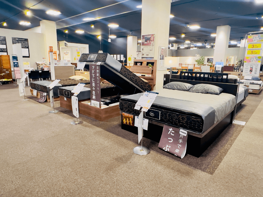 ファニチャードーム ベッド売場