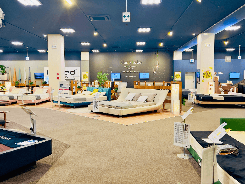 ファニチャードーム ベッド売場