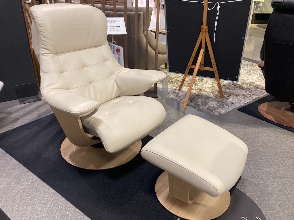 ファニチャードーム アウトレット カリモク ファースト