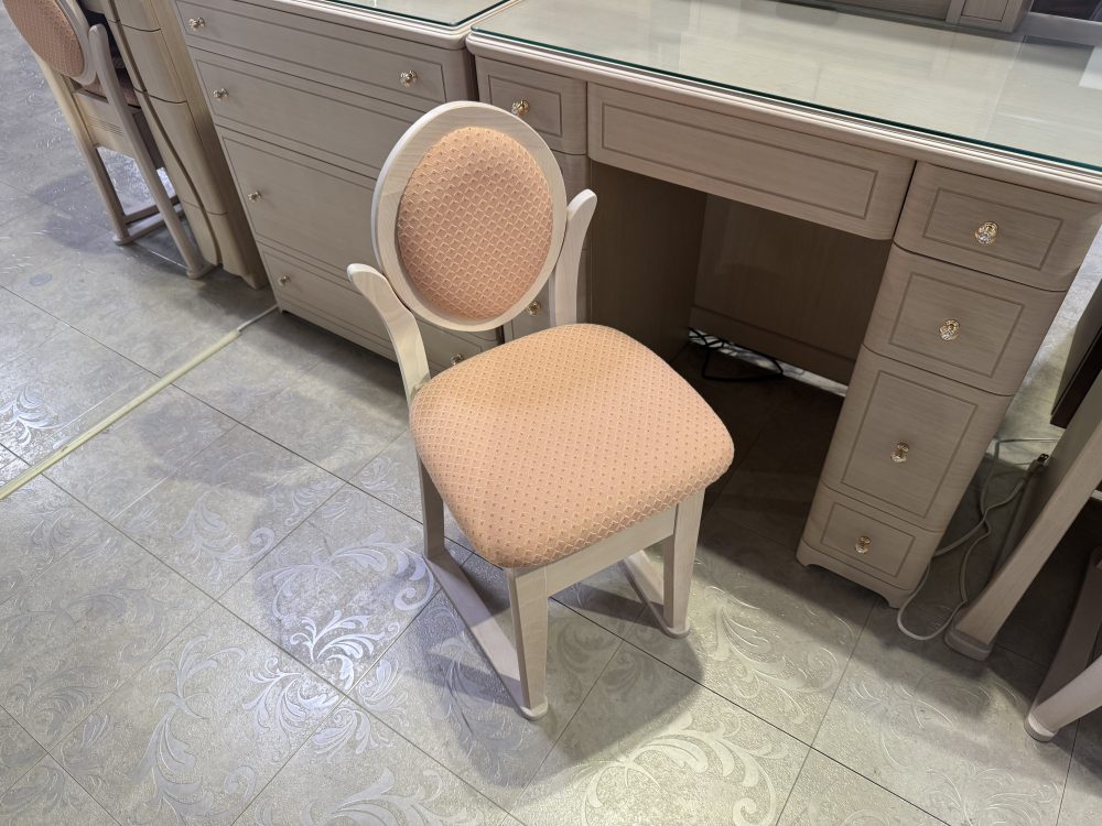 ドレッサー  スツール