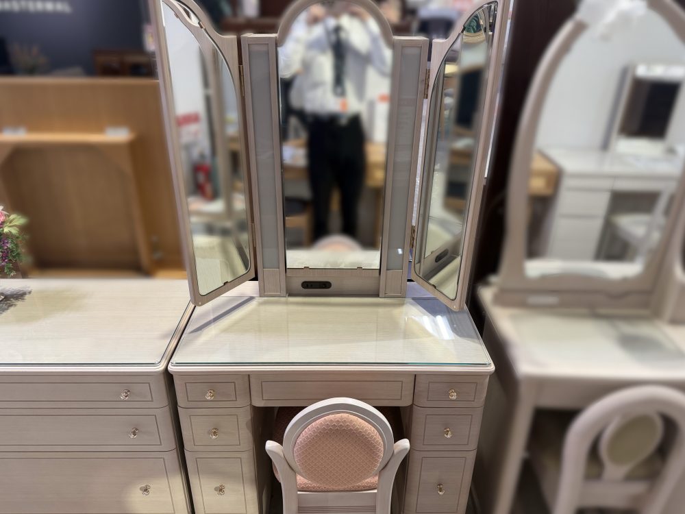 アリエル　ドレッサー 