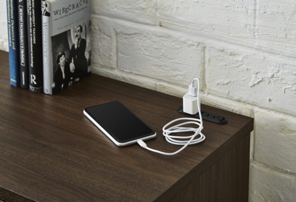 サイドボード　キャビネット　収納　ストレージ