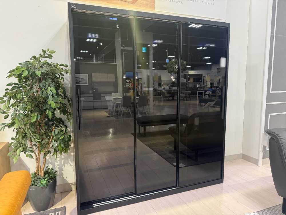 食器棚　カップボード　パントリー