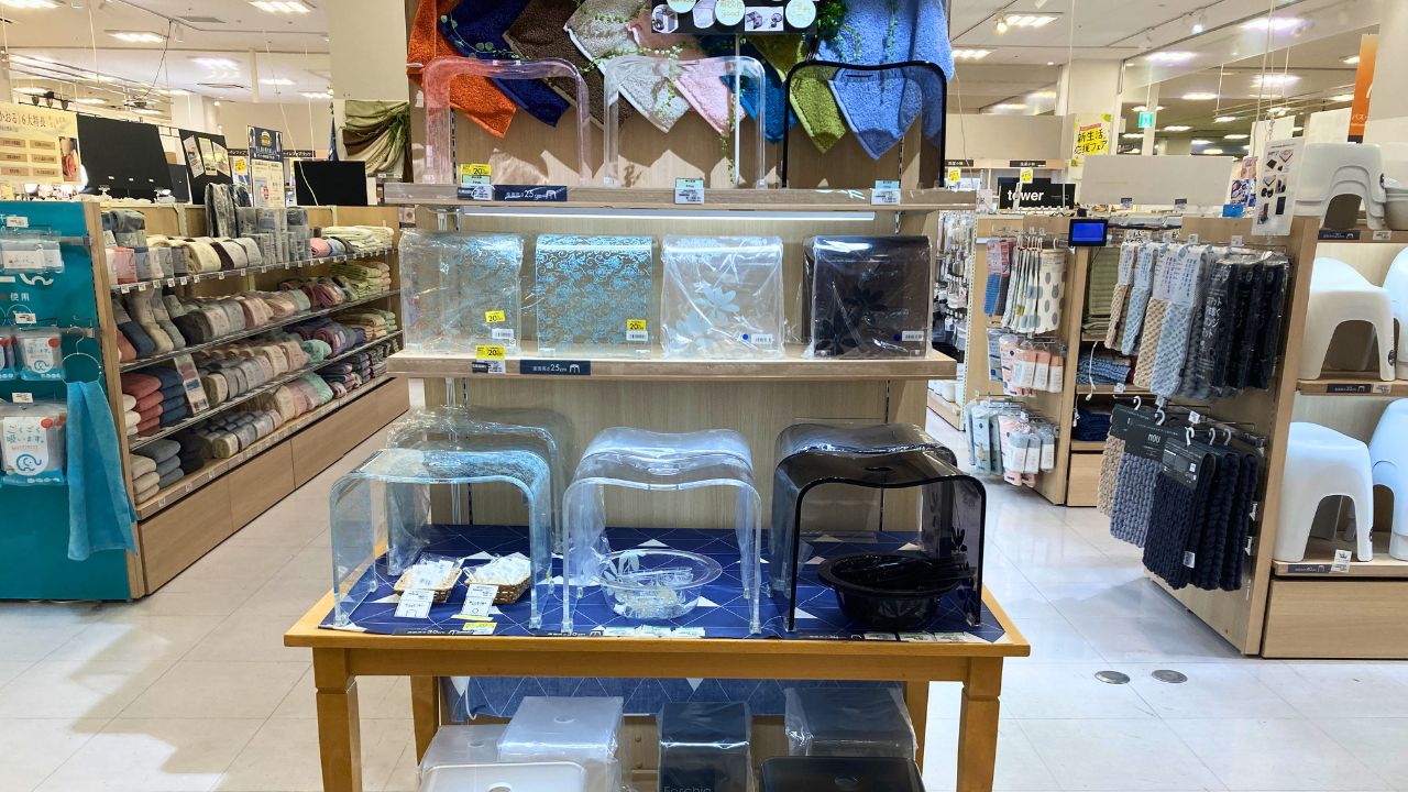 ダイニングキッチン、バストイレ 処分品