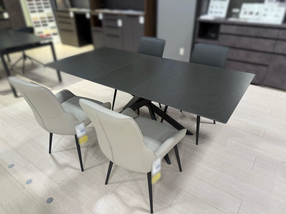 ダイニングテーブル　セラミック　伸長式