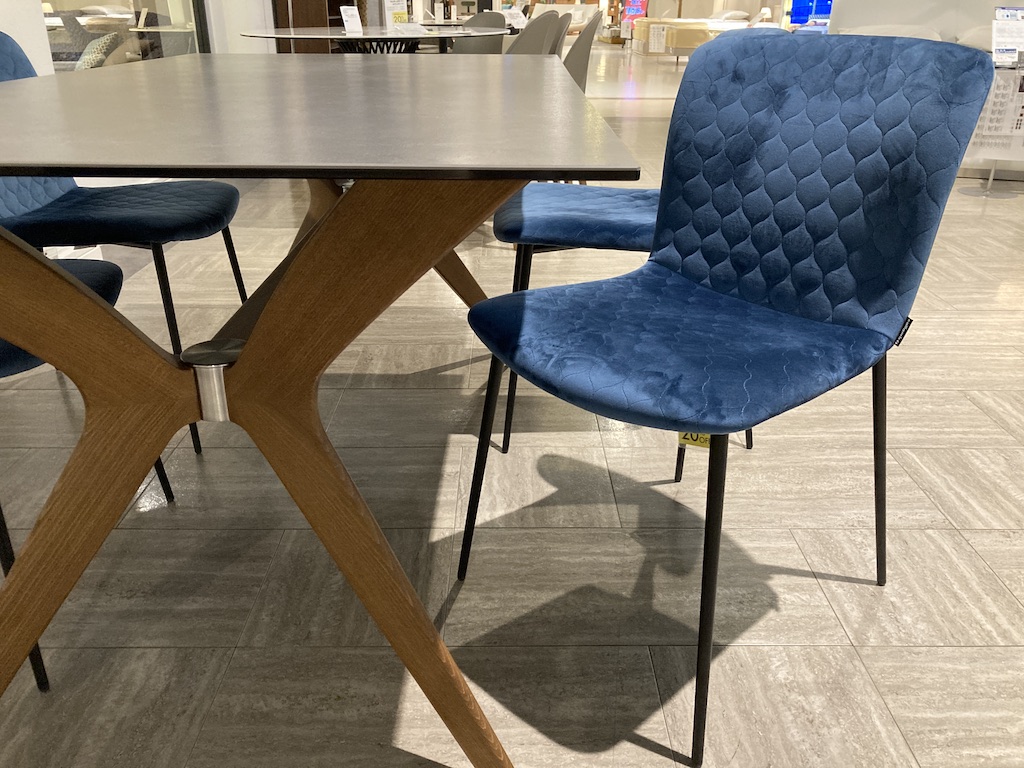 ｶﾘｶﾞﾘｽ  売り尽くし